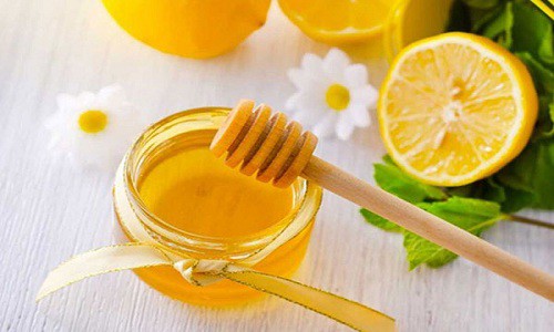 Cách trị mụn viêm sưng hiệu quả tại nhà bằng mật ong