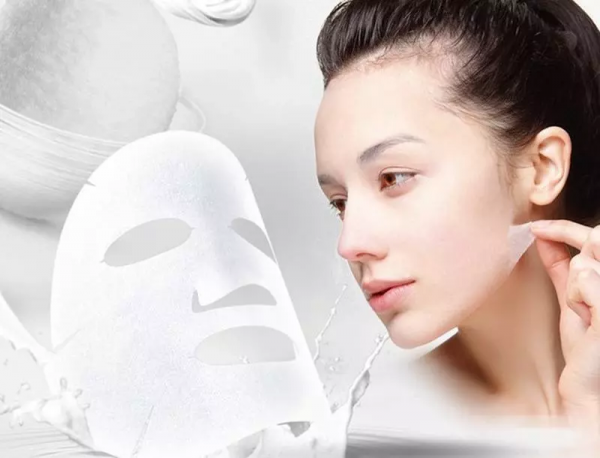 Sử dụng mặt nạ giấy đều đặn để bảo vệ và nuôi dưỡng làn da