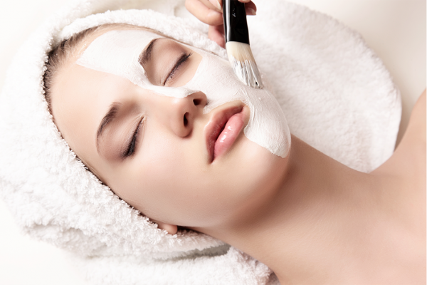 Triệt lông mặt là phương pháp loại bỏ sạch lông tơ trên mặt