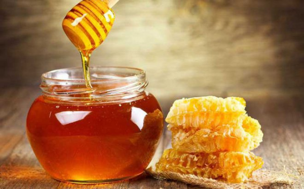 Mật ong mang lại nhiều công dụng đối với sức khỏe
