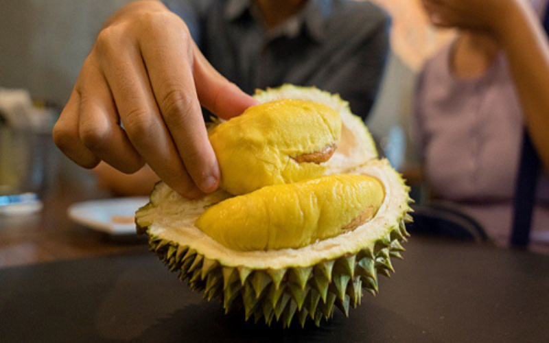 ăn sầu riêng có nổi mụn không