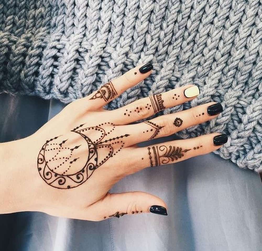 Vẽ Henna có tẩy được không?